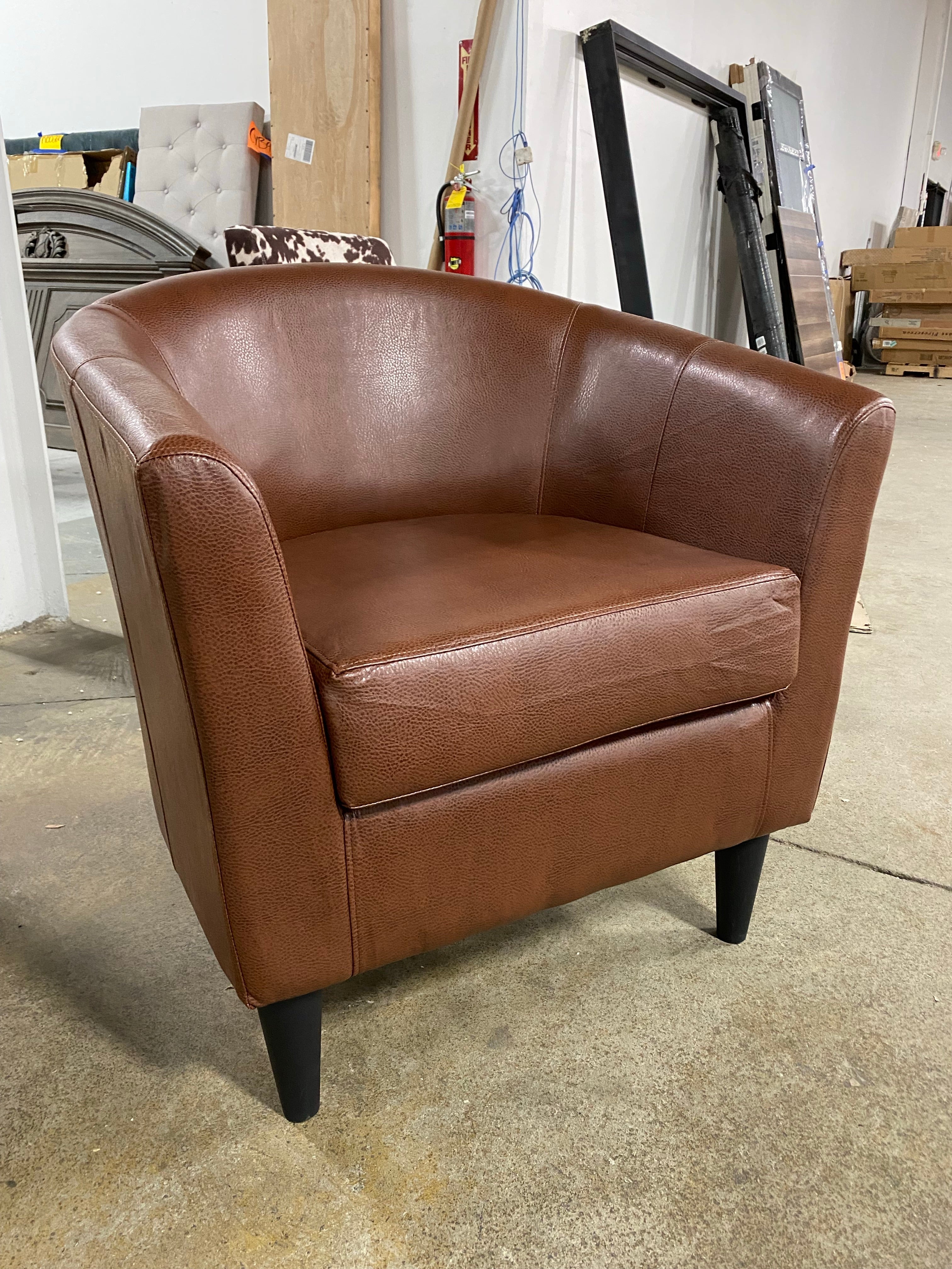 31.5'' Wide Barrel Chair, in Camel