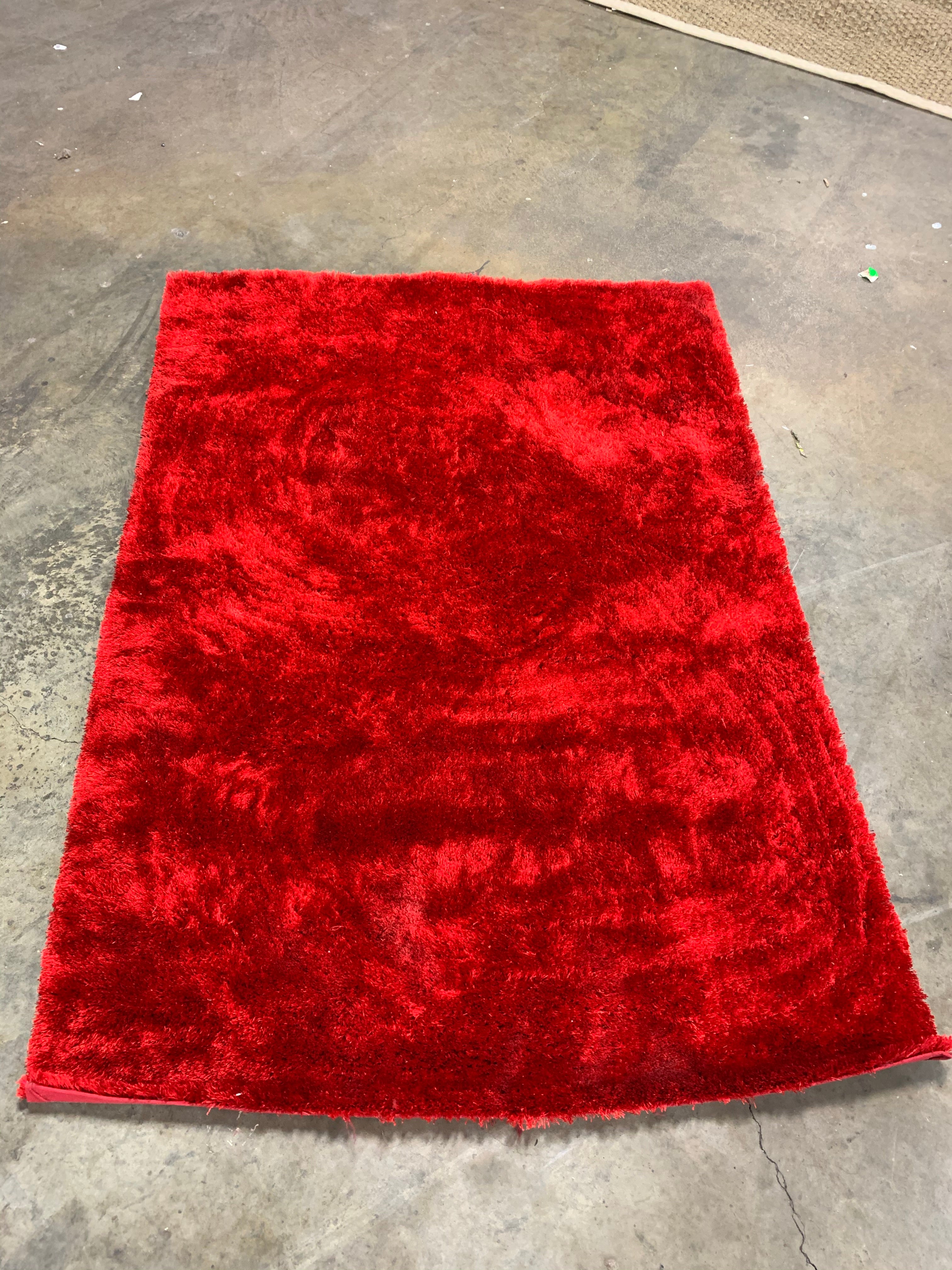 Amore Shag Rug, Red, 5’x7’ (#33R)