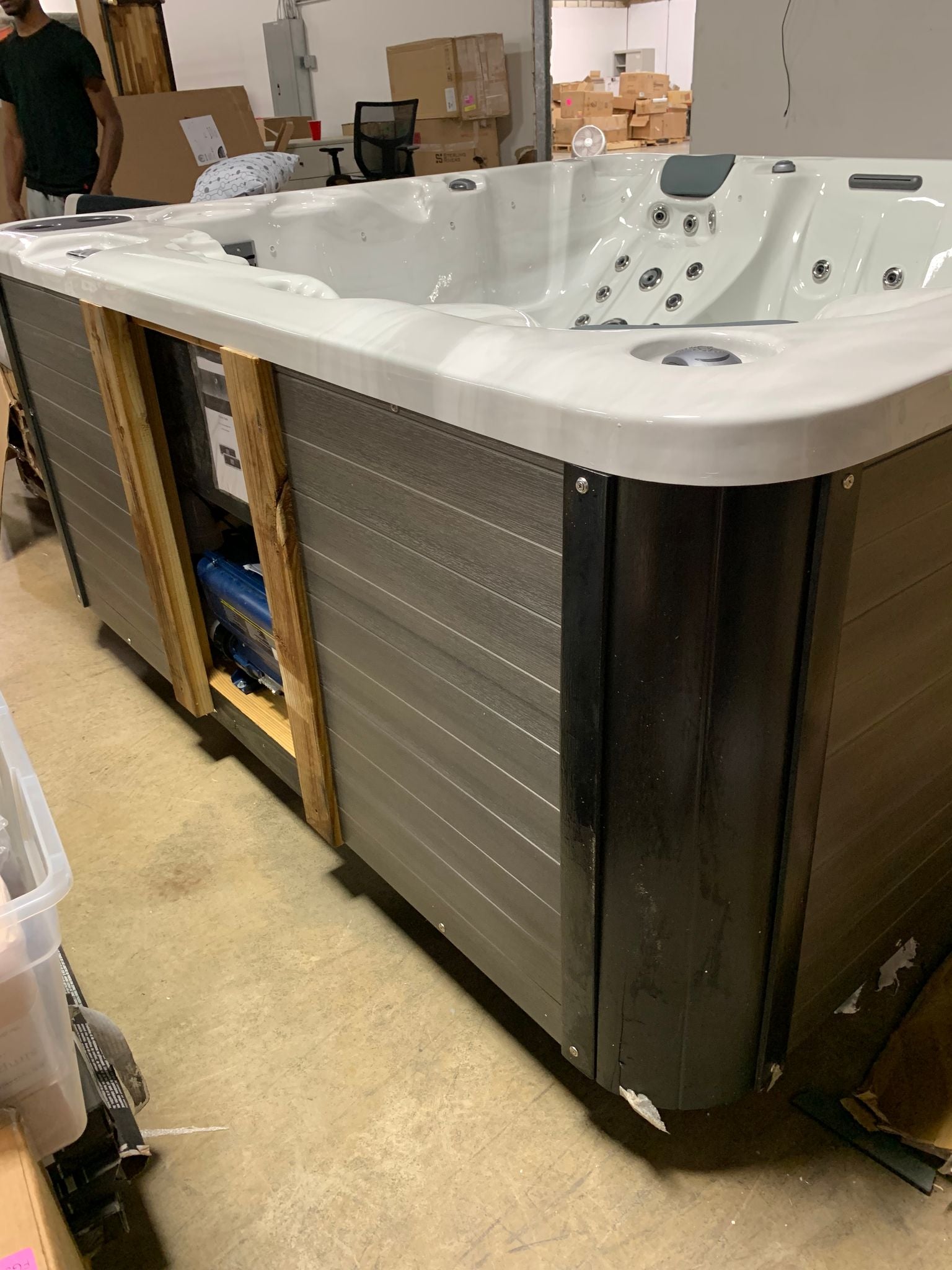 Futura Spas 6 Person 88 Jet Acrylic Square Hot Tub with Ozonator i