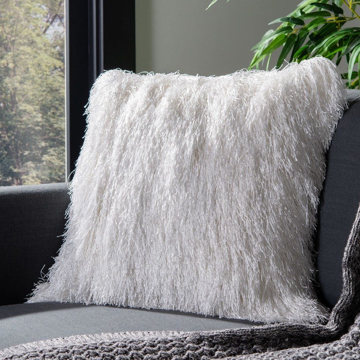 20" Shag Throw Pillow, White (#K6088)