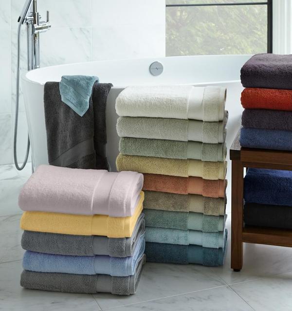 Bello Towel and 4 Wash Cloths.