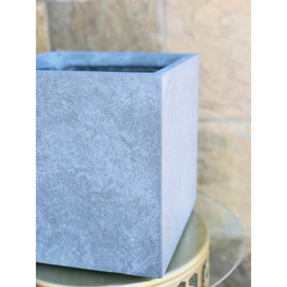 Concrete planter Dr281