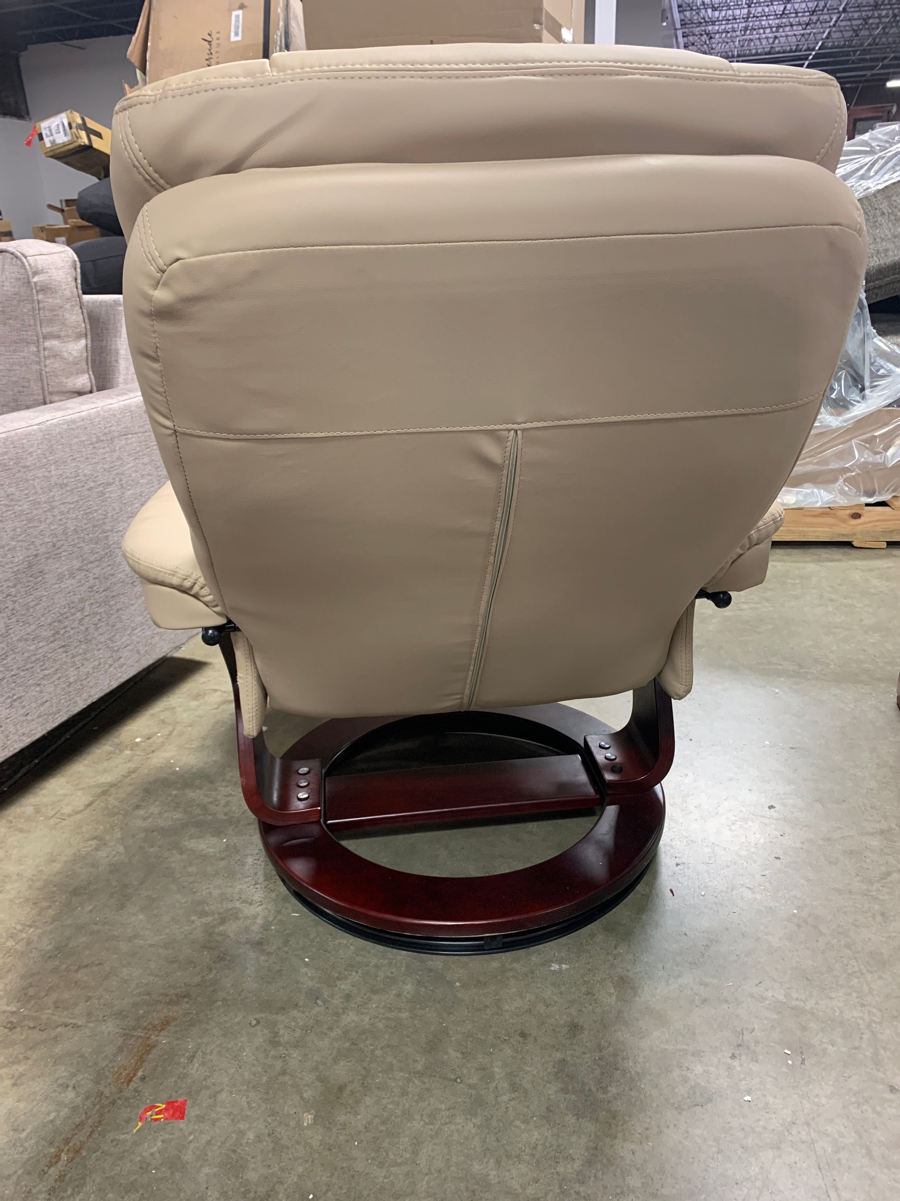 33'' Wide Manual Swivel Standard Recliner CHAIR ONLY pt662