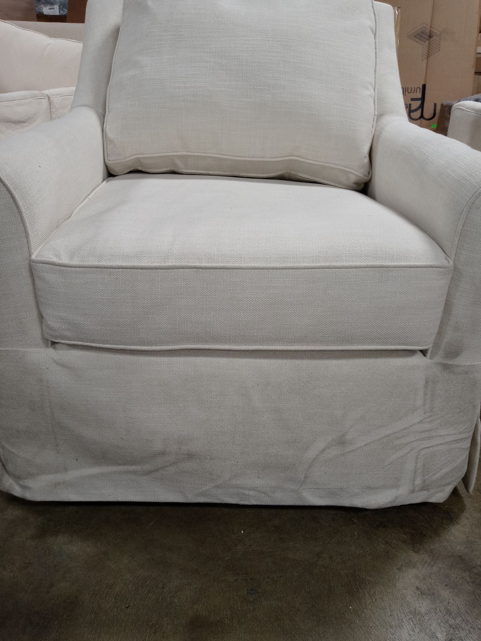 Bella Swivel Armchair CL206